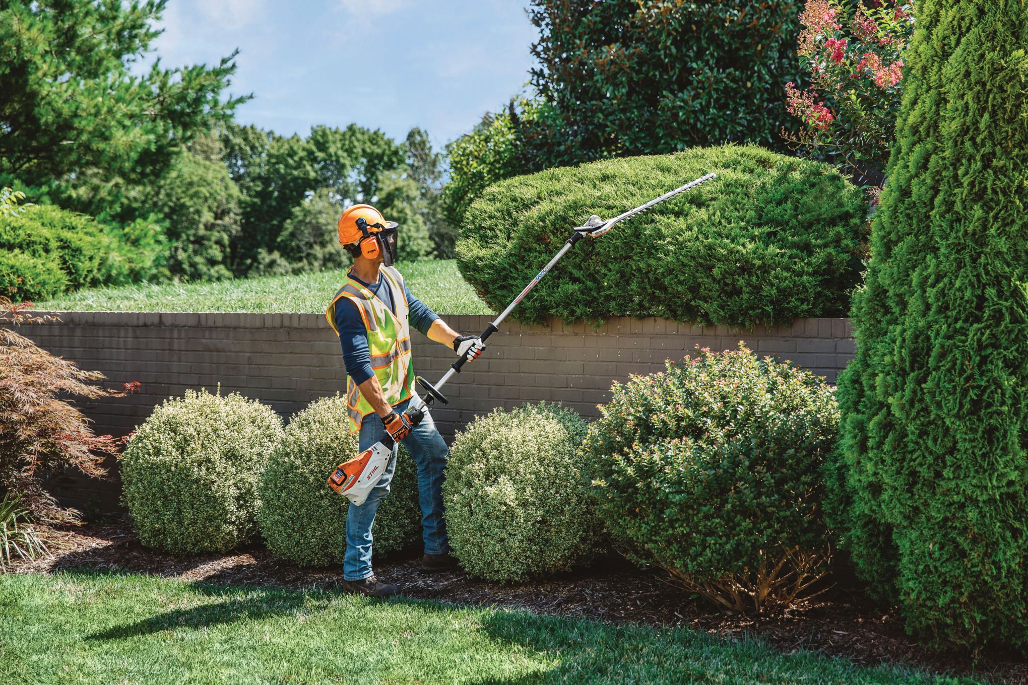 STIHL HLA 135 Battery Powered Extended-Reach Hedge Trimmer